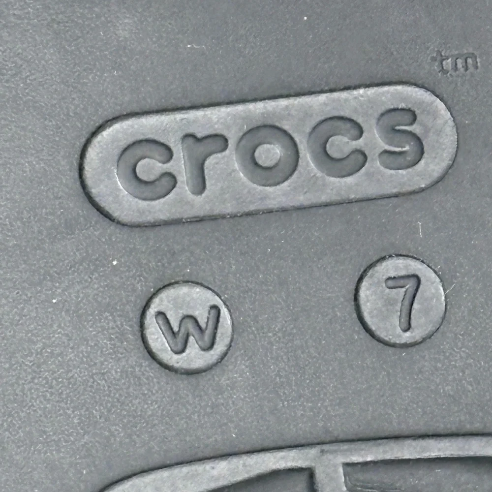 CROCS Getaway Black Sandals - Women's Size 7 - Picture 10 of 11